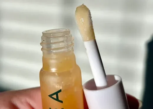 OSEA Hyaluronic Lip Oil Booster Review: Does It Live Up To The Hype? - photo 3