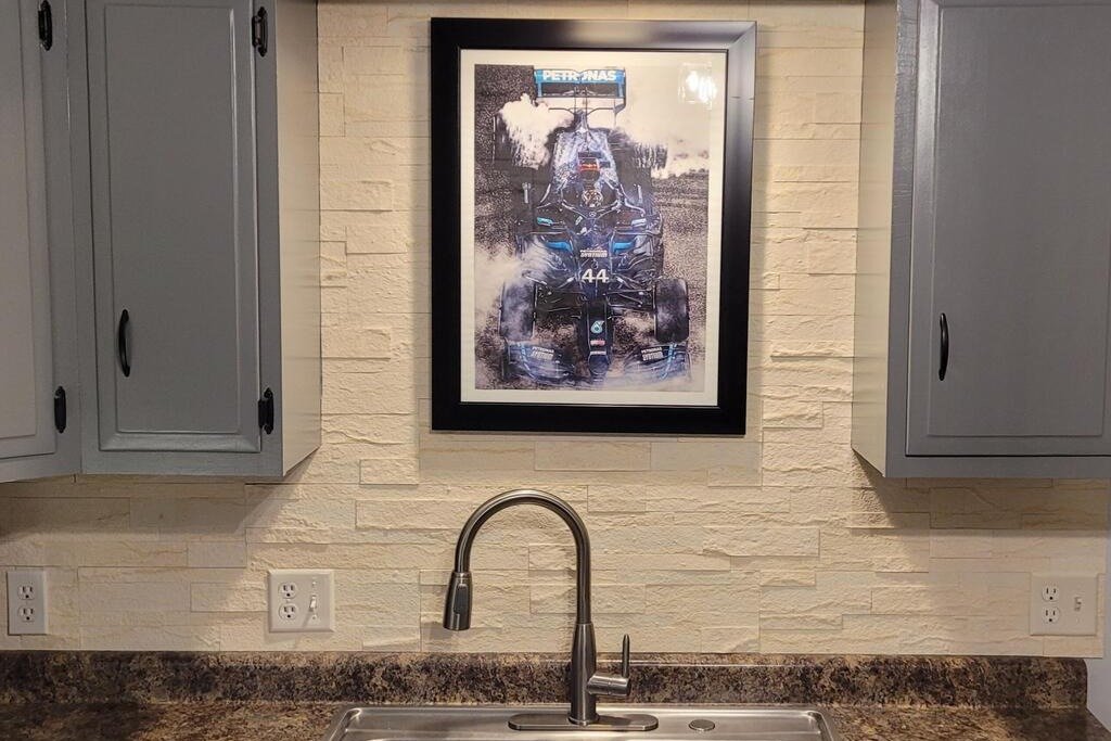 Stoneflex: What to Know Before Trying the Ecru White Peel & Stick Tiles - photo 1